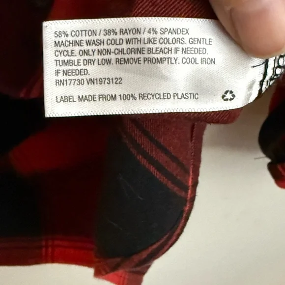 {Ava & Viv}-Size 1X-Plaid Button-Up Shirt - Red and Black - Picture 4 of 4